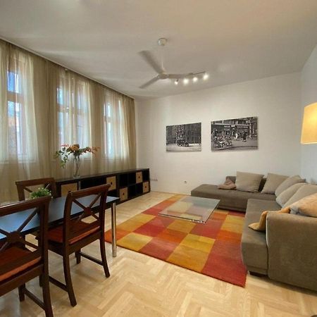 Downtown Gozsdu Vibe Apartments Budapest Esterno foto