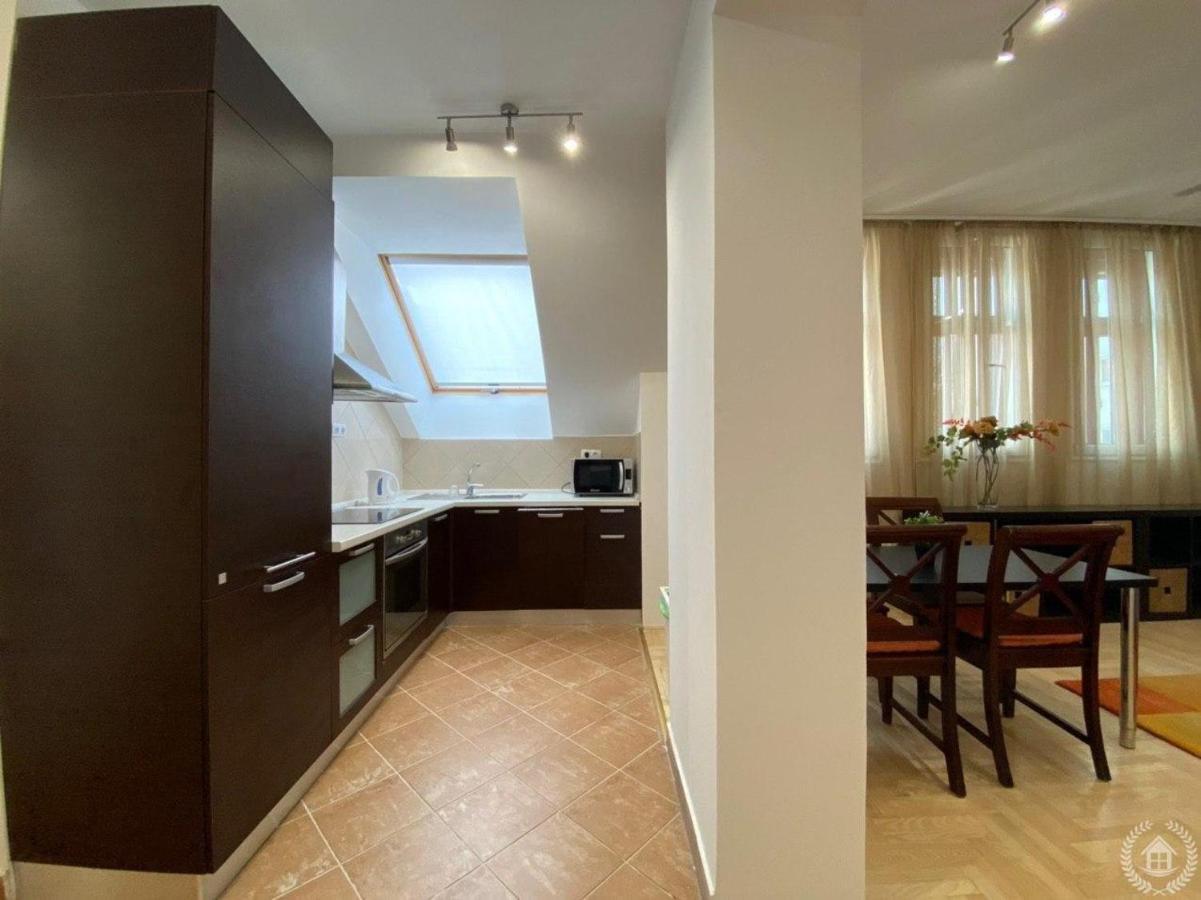 Downtown Gozsdu Vibe Apartments Budapest Esterno foto